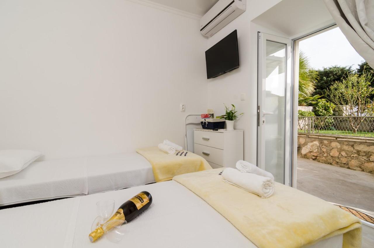 And Kapelica Guest house